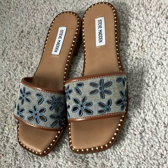 size 7 steve madden sandals wore once - Picture 2 of 6